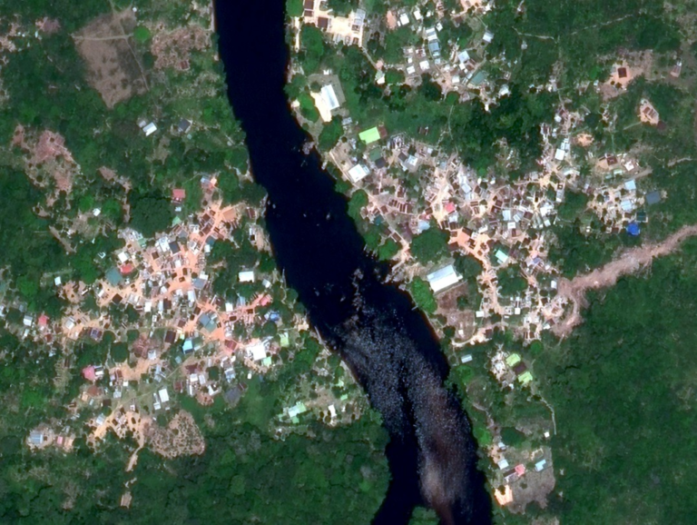 Villages on both banks of the upper Suriname River at Asidonhopo — satellite image, © OMEO Space